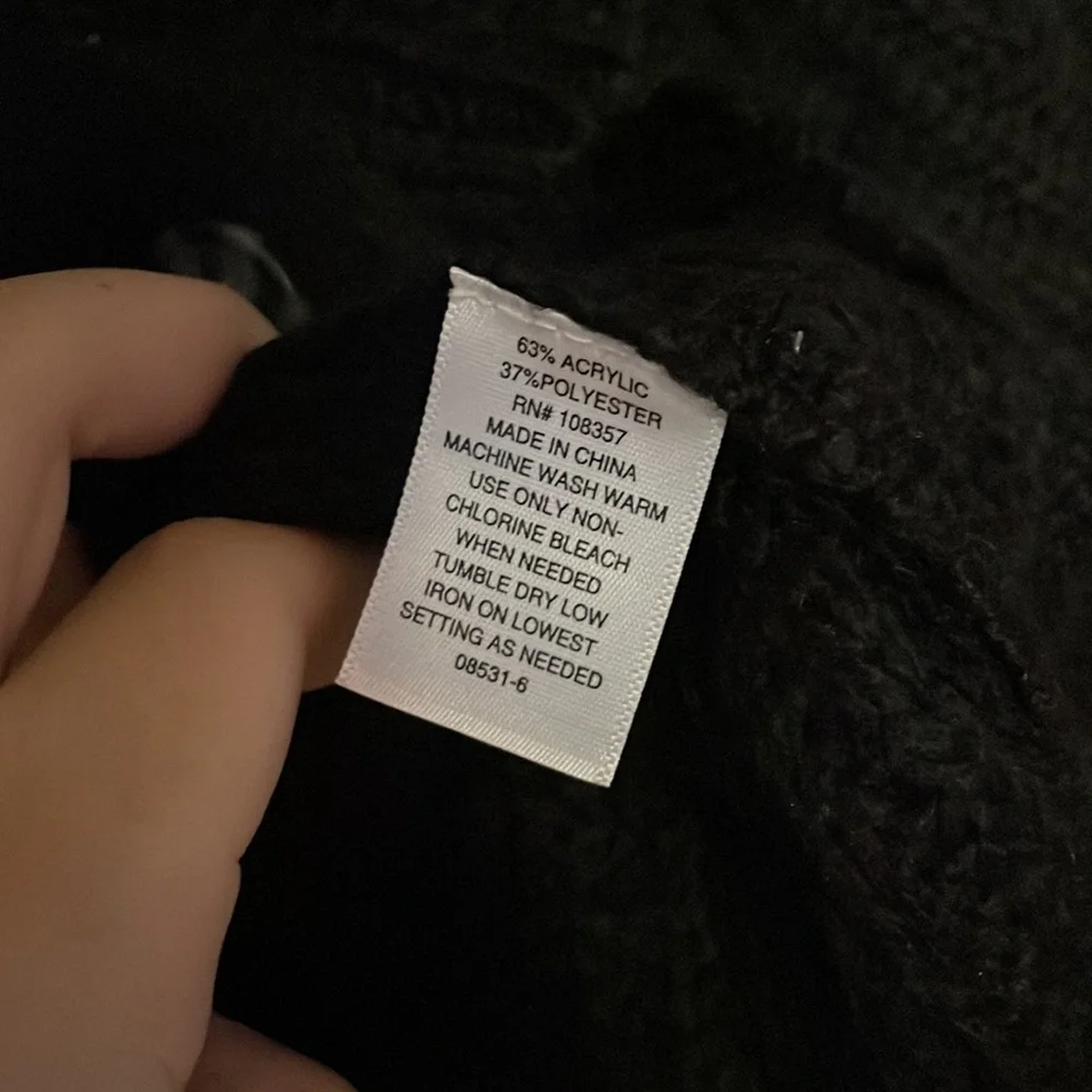 NWT a.n.a Ribbed Three Button Cardigan - Black - Size LP - Picture 6 of 7